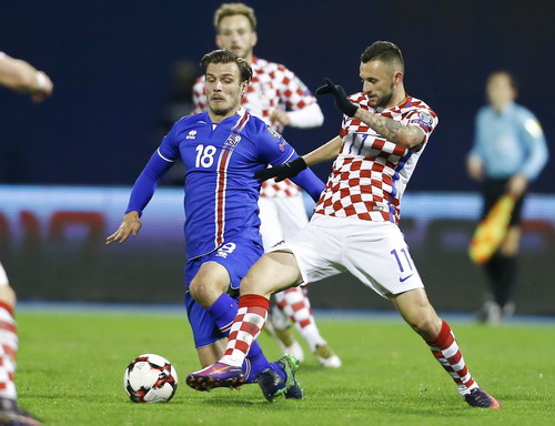 Hai bàn thắng của Brozovic (11) nhấn chìm Iceland