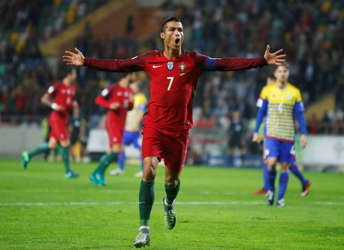 Ronaldo lập hat-trick thứ 42 trong sự nghiệp