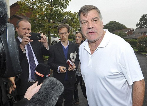 Sam Allardyce rời ghế HLV tuyển Anh sau 67 ngày