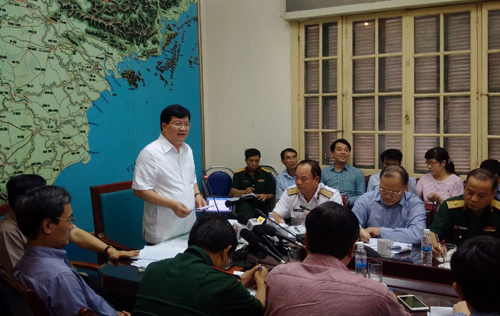 
Phó Thủ tướng Trịnh Đình Dũng yêu cầu khẩn trương khắc phục hậu quả mưa lũ ở miền Trung, đồng thời chuẩn bị ứng phó với bão số 7
