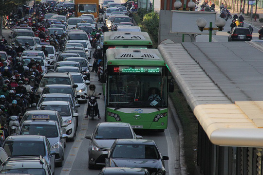 
Thông tin dư luận gần đây bức xúc trước thông tin giá chiếc xe buýt nhanh BRT cao hơn với thực tể
