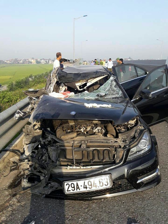 Danh tính nàn nhân tử vong nhập vụ cháy xe cộ Mercedes ở Lê Văn Lương
