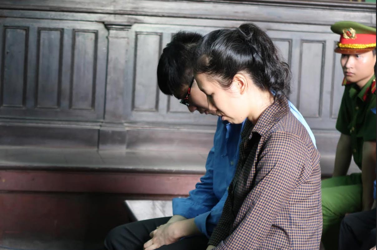 Đầu độc ông, bà để cướp đồ cổ, đôi tình nhân lãnh án