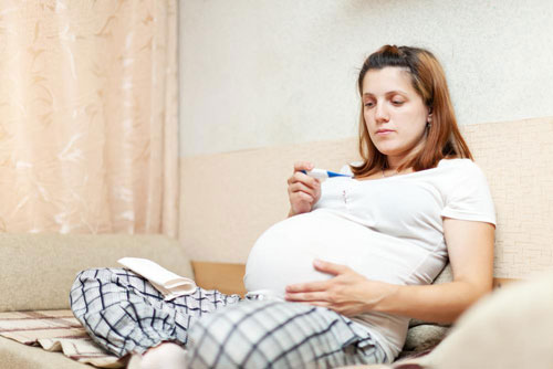 Phụ nữ mang thai cần thận trọng trong việc dùng thuốc Ảnh: UPI