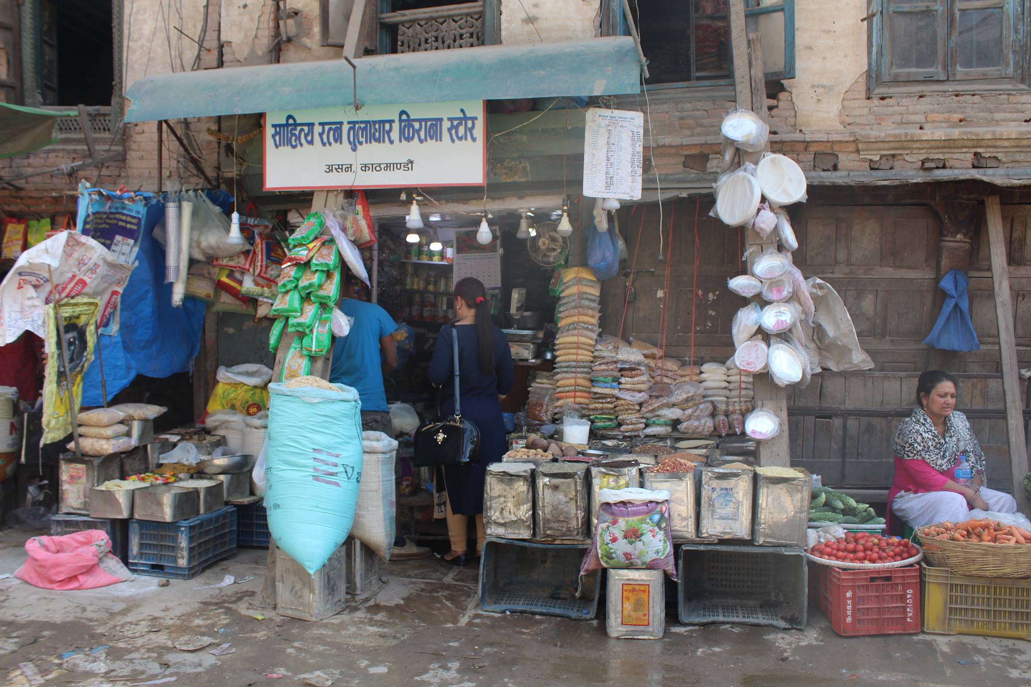 Nepal: Lạc lối ở Thamel - Ảnh 17.