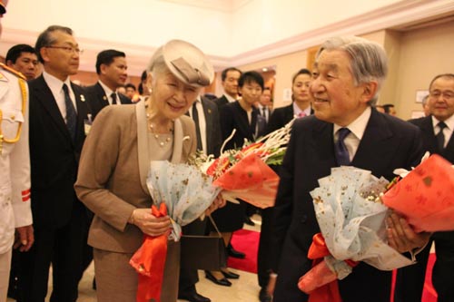 Nhà vua Nhật Bản và hoàng hậu được chào đón tại Hà Nội