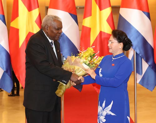 Làm sâu sắc, bền chặt quan hệ Việt Nam - Cuba - Ảnh 1.
