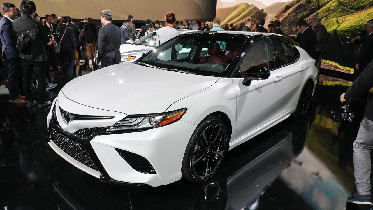 Mô hình xe Toyota Camry 2018  2019 118 Paudi  banmohinhtinhcom