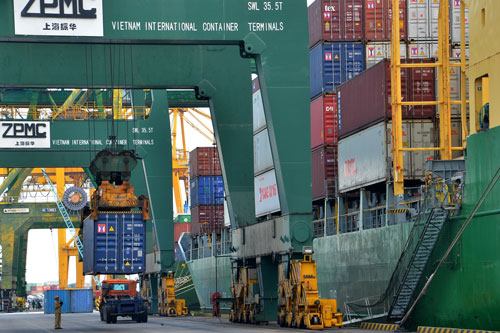Số lượng hàng xuất khẩu tăng chủ yếu dựa vào doanh nghiệp FDIẢnh: TẤN THẠNH