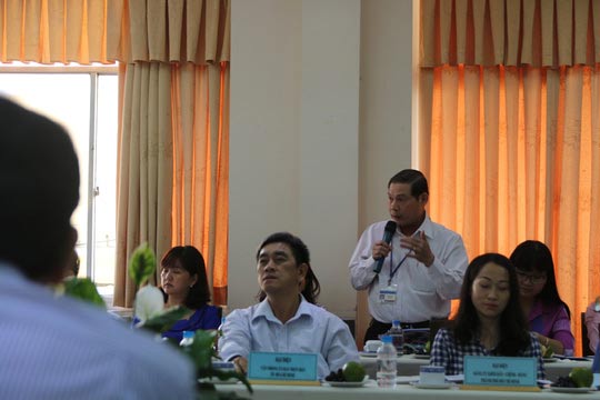 Ông Đỗ Phi Hùng, Phó Giám đốc Sở Xây dựng TP HCM, nói về tiến độ xây dựng nhà giá rẻ bán cho công nhân TP Ảnh: LÊ PHONG