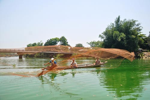 Những ngư dân trên sông Như Ý thường làm mẫu cho các nghệ sĩ nhiếp ảnh