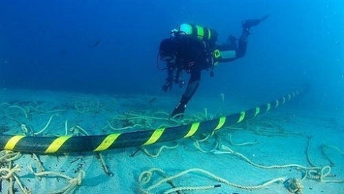 Ba tuyến cáp quang biển gặp sự cố, internet rùa bò - Ảnh 1.