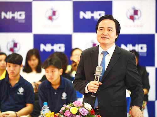Bộ trưởng Bộ Giáo dục và Đào tạo Phùng Xuân Nhạ phát biểu chỉ đạo tại Trường Quốc tế Học viện Anh quốc