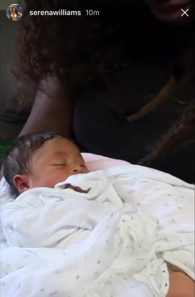 Serena Williams xúc động khoe ảnh con gái mới chào đời - Ảnh 1.