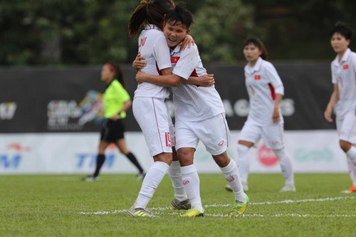 Ghi 3 bàn những phút cuối, nữ Việt Nam thắng đậm Philippines - Ảnh 4.