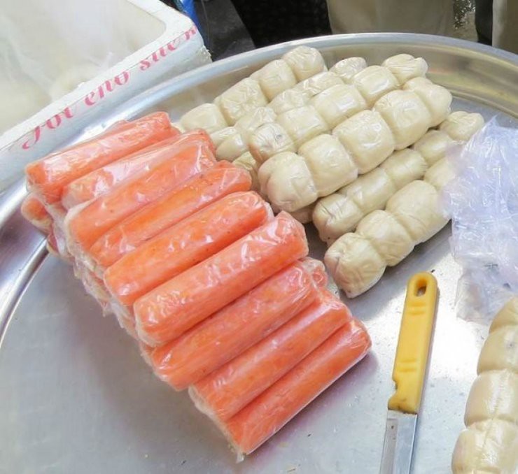 Thực phẩm chay giả mặn: Nghèo nàn dinh dưỡng nhưng nhiều phẩm màu độc hại - Ảnh 1.