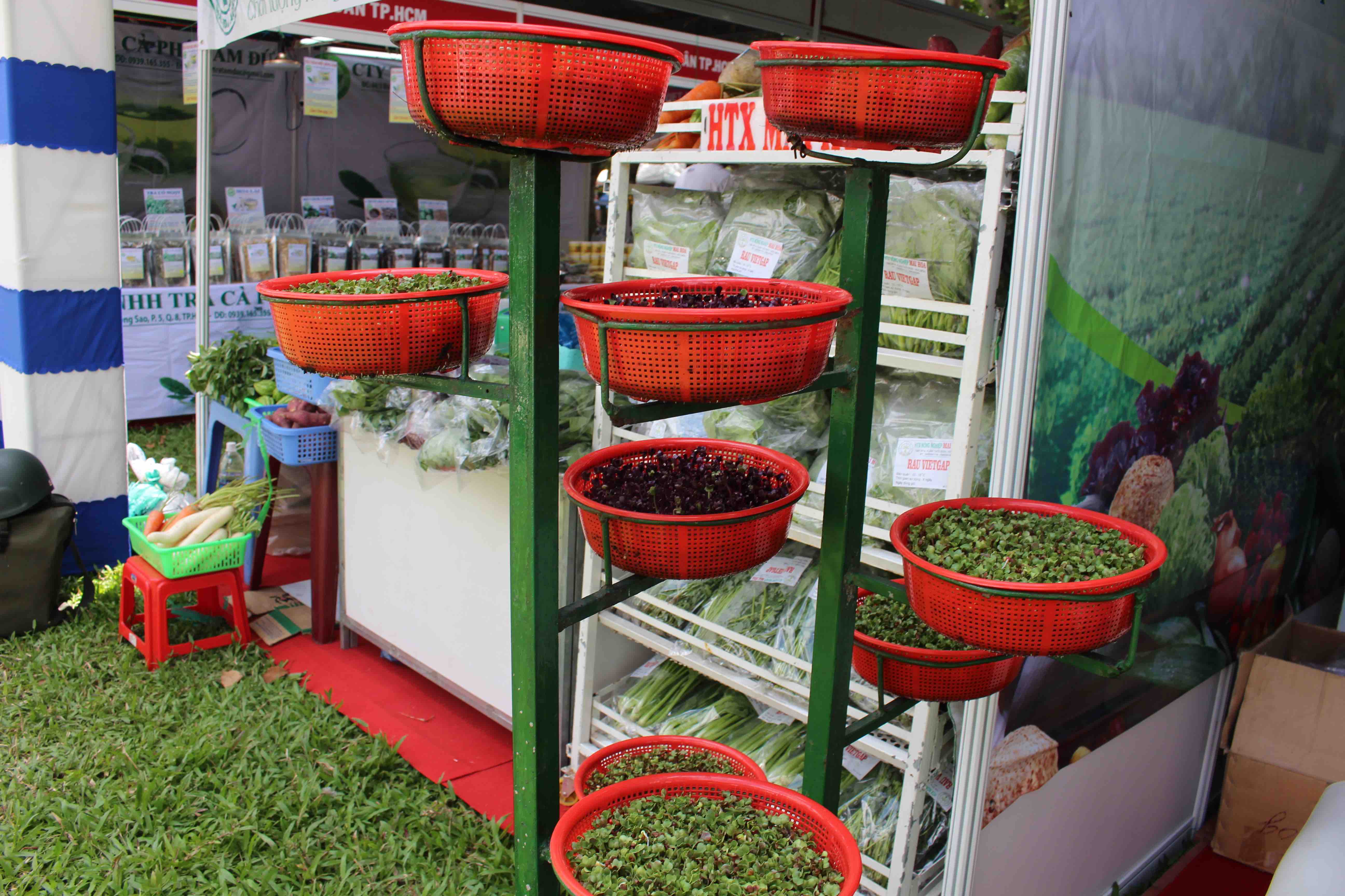 Trồng rau sạch ngay tại nhà với mô hình tháp trồng rau hữu cơ tiên tiến ưu  Việt nhất 2023  Claber  Thiết Bị Tưới Cây Tự Động Italy