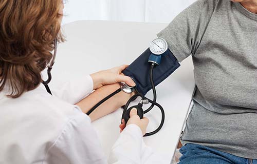 Triệu chứng huyết áp thấp khác với bệnh huyết áp thấp Ảnh: DAILYMAIL
