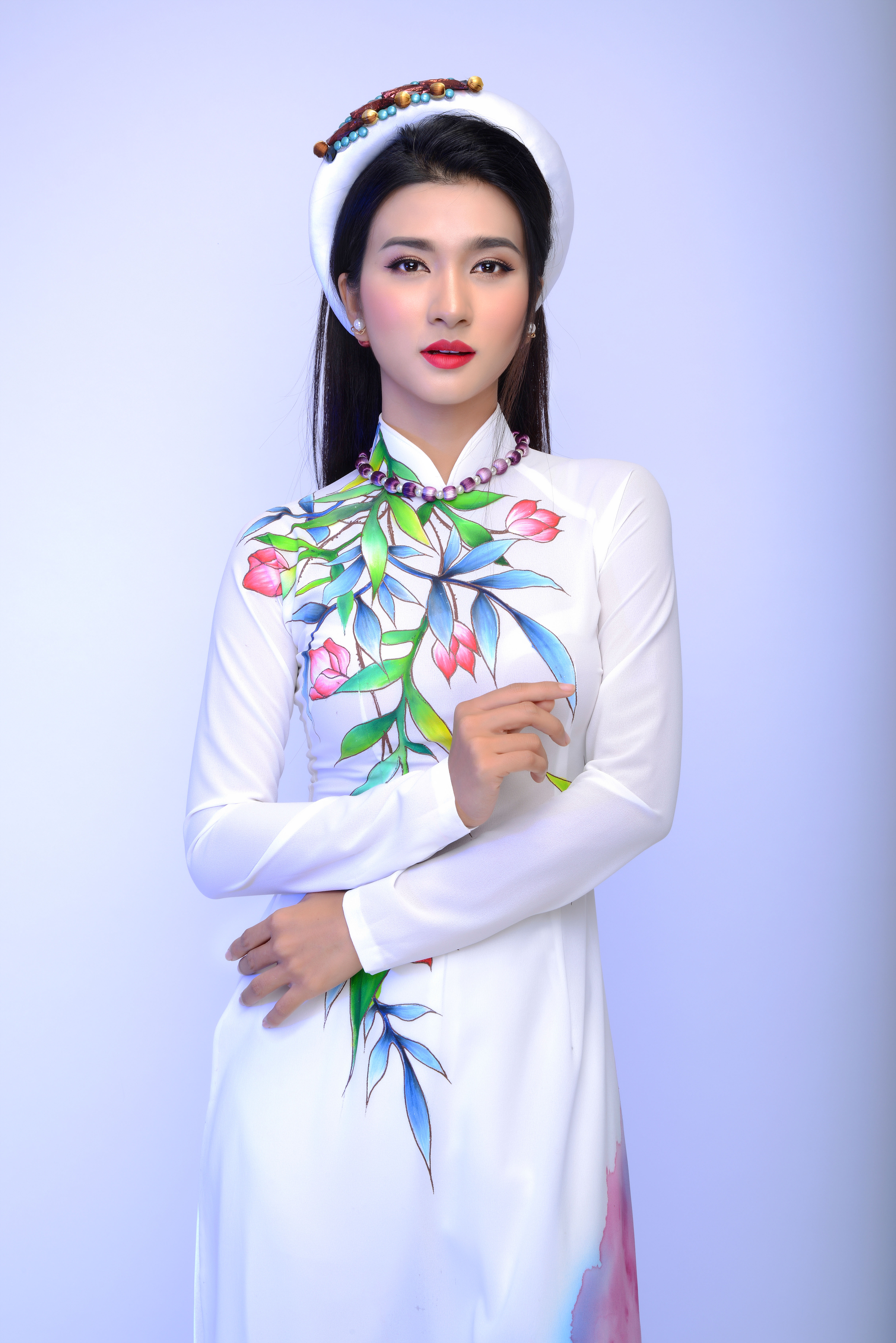 Kim Tuyến đẹp mắt êm ả dịu dàng với áo lâu năm Since 1980 - Báo Người lao động