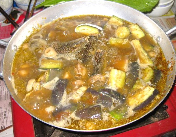 Thèm lắm bông súng mắm kho của mẹ