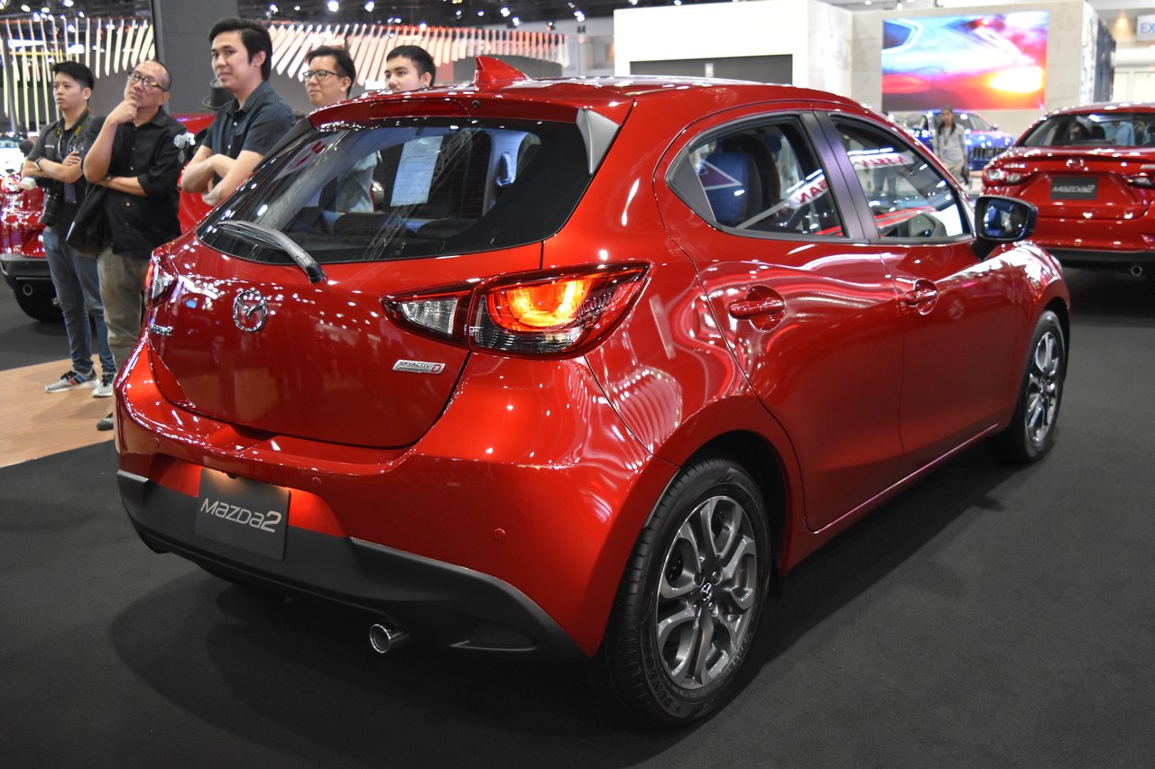 Mazda2 2017 giá chỉ từ 345 triệu đồng có gì hấp dẫn  MVietQ