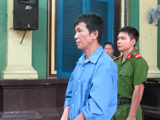 
Ông Nguyễn Văn Nam tại phiên tòa sơ thẩm ngày 15-11-2016
