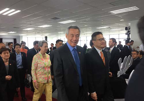 Thủ tướng Singapore Lý Hiển Long và phu nhân tham quan tòa nhà Mapletree Business Centre