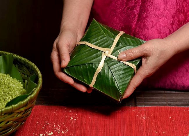 Bánh chưng 600.000 đồng một cặp vẫn cháy hàng - Báo Người lao động Bánh Chưng 600.000 Đồng Một Cặp Vẫn Cháy Hàng - Báo Người Lao Động