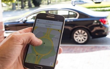 
Grab, Uber đang được nhiều người ưa chuộng nhờ minh bạch quãng đường và thu phí.
