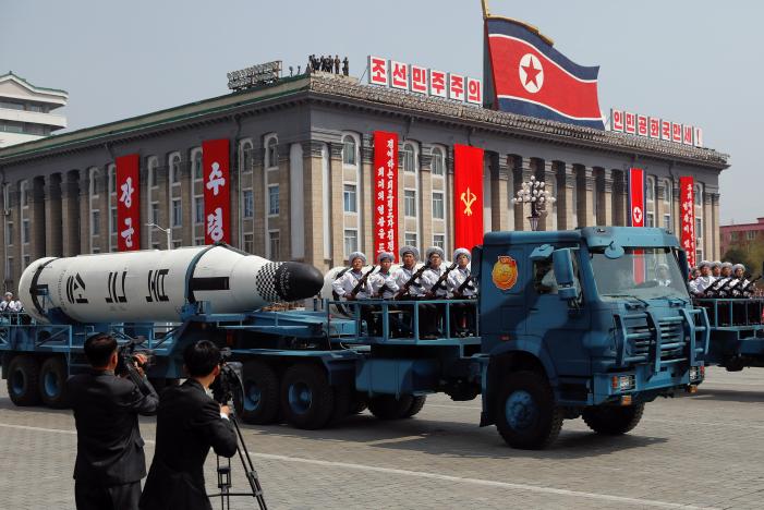 
Tên lửa phóng từ tàu ngầm Pukkuksong. Ảnh: REUTERS
