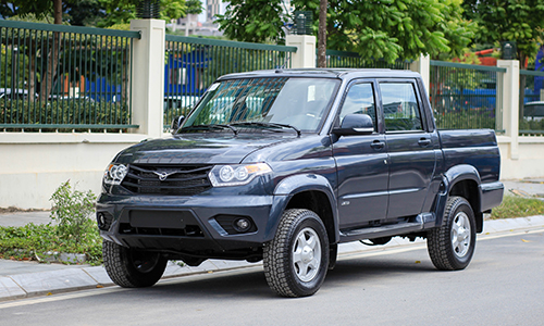 UAZ Pickup giá 566 triệu đồng.