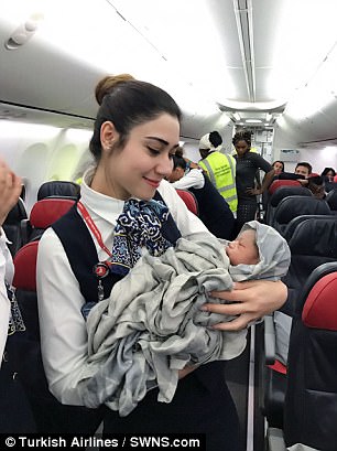 Ca sinh diễn ra thành công trên máy bay. Ảnh: Turkish Airlines