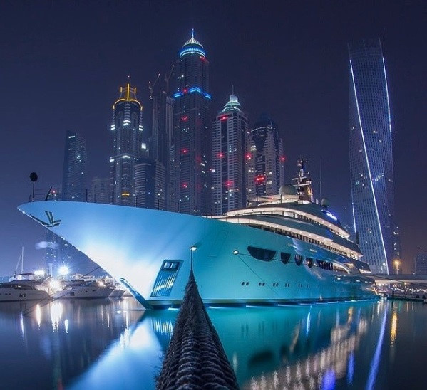 Cuộc sống của hội con nhà giàu Dubai