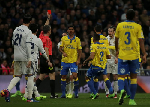 Gareth Bale sắm vai tội đồ với tấm thẻ đỏ phút 47