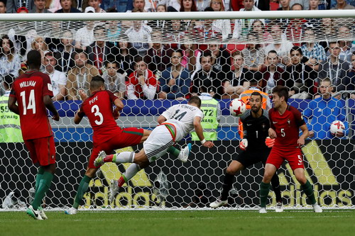 Ronaldo tịt ngòi, Bồ Đào Nha mất điểm trận ra quân - Ảnh 4.