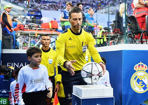 Clattenburg bắt chính trận chung kết Champions League 2016