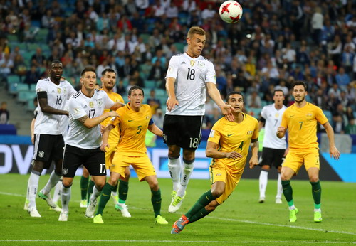 Mưa bàn thắng ở Sochi, xe tăng Đức hạ gục Socceroos - Ảnh 2.
