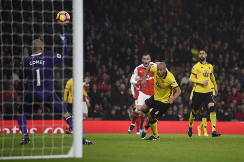 Arsenal chật vật trước Watford