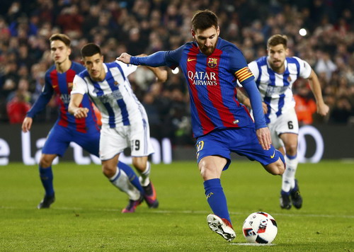 Messi ghi bàn từ chấm phạt đền