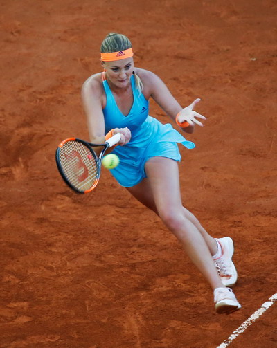 Kristina Mladenovic đánh bại đàn chị Kuznetsova