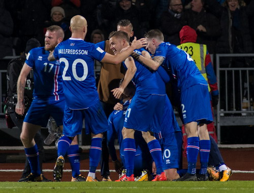 Những đứa con thần sấm Iceland lần đầu dự World Cup - Ảnh 2.