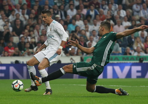 Dị nhân Ronaldo tái xuất, Real Madrid thua trắng Betis - Ảnh 2.