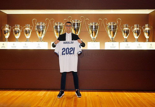 Ronaldo sẽ thi đấu đến năm 2021 cho Real Madrid