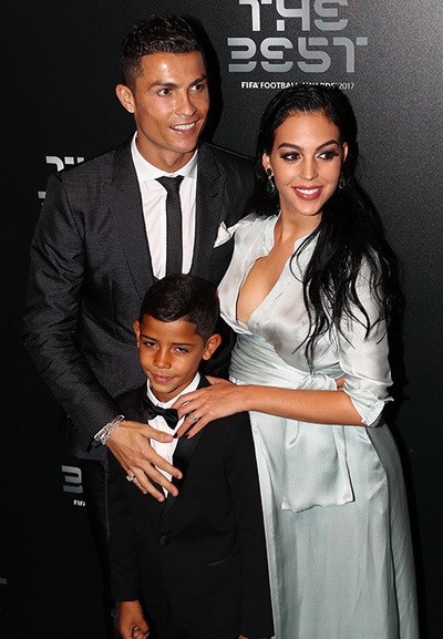 Lộ diện hình ảnh con gái mới nhất của Ronaldo - Báo Người lao động