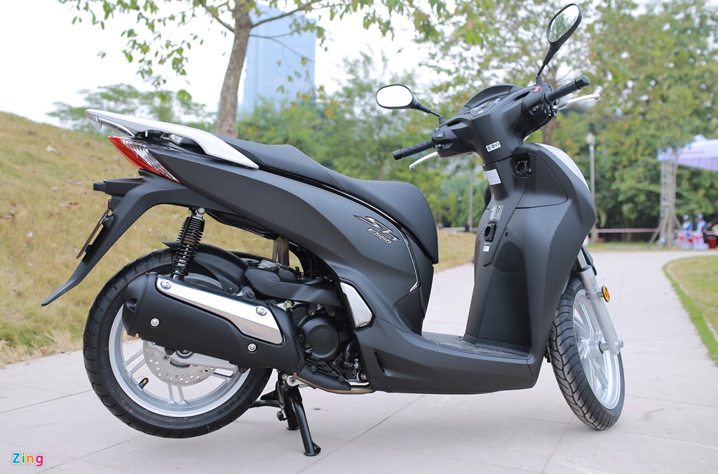 Chi tiết Honda SH300i Total Black 2020 đầu tiên về Việt Nam Nhập Ý giá  trên dưới 300 triệu đồng