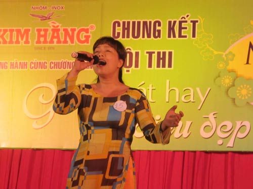 Thí sinh tham gia hội thi “Mùa Xuân tình yêu” năm 2016