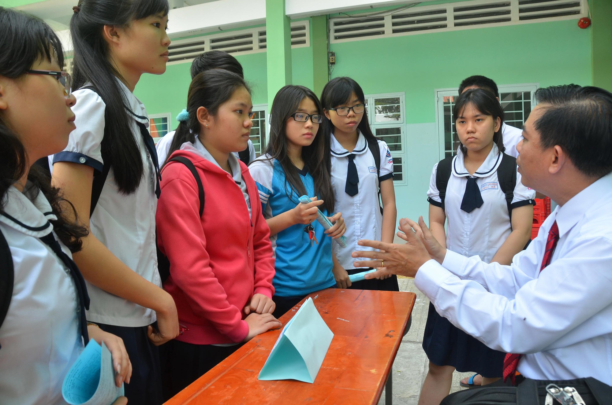 Đề minh họa thi THPT quốc gia tăng độ khó - Ảnh 1. Đề minh họa thi THPT quốc tăng lên độ khó - Ảnh 1.