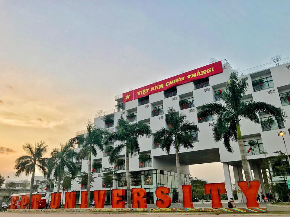 Thầy trò khích lệ U23 VN tăng nhiệt chương trình tư vấn tuyển sinh - Ảnh 6. Thầy trò cổ vũ U23 VN làm nóng chương trình tư vấn tuyển sinh - Ảnh 6.