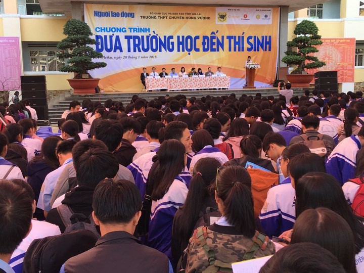 Đưa địa chỉ đào tạo đến thí sinh 2018 tại Gia Lai: Ngành CNTT dễ bị đào thải? - Ảnh 13. Đưa địa chỉ đào tạo đến sĩ tử 2018 ở Gia Lai: Ngành CNTT dễ bị đào thải? - Ảnh 13.