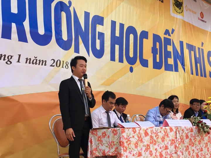 Đưa nơi giảng dạy đến sĩ tử 2018 tại Gia Lai: Ngành CNTT dễ bị đào thải? - Ảnh 23. Đưa nơi giảng dạy đến sĩ tử 2018 tại Gia Lai: Ngành CNTT dễ bị đào thải? - Ảnh 23.